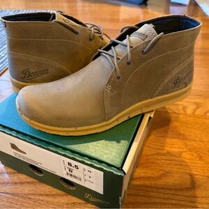 Danner Men's Tan/Brown Chukka Boots - Casual Lace-Up